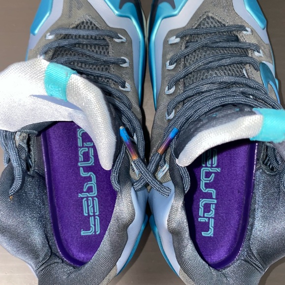 Nike - Picture 8 of 16